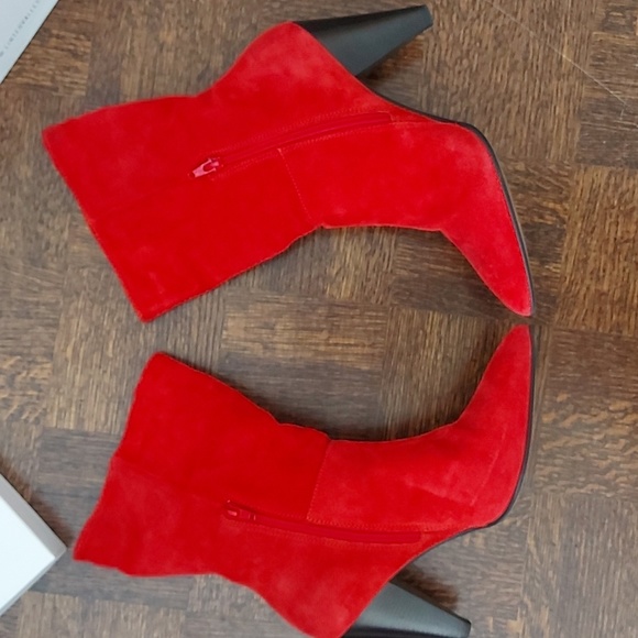 L'Intervalle red suede ankle boots, Style Addison - Picture 2 of 6